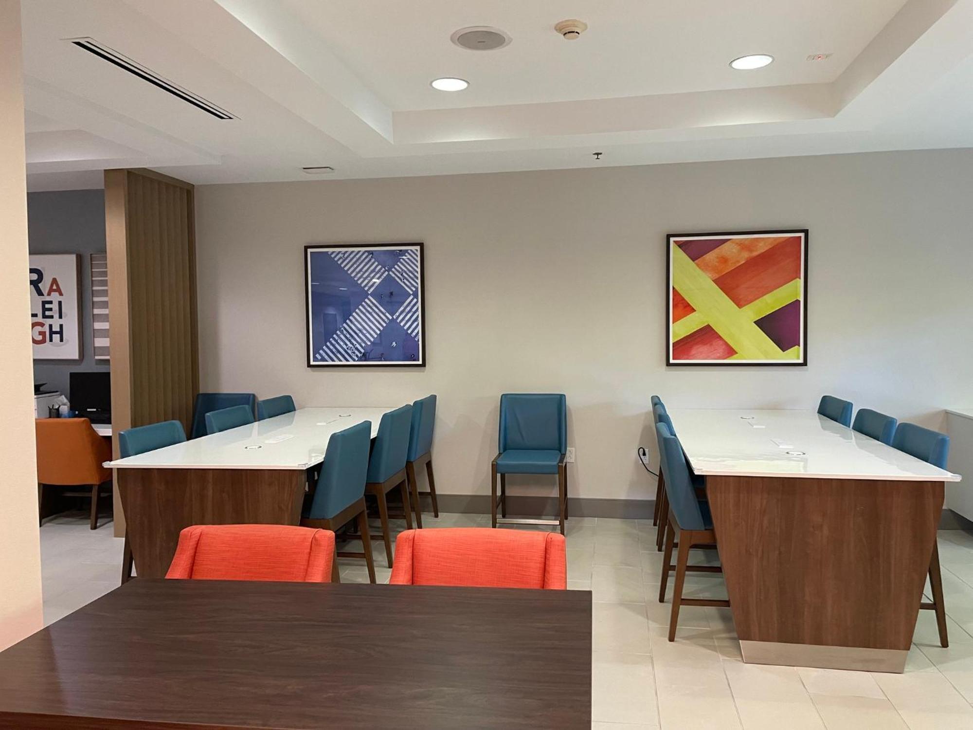 Holiday Inn Express Hotel Raleigh Southwest By Ihg Eksteriør bilde