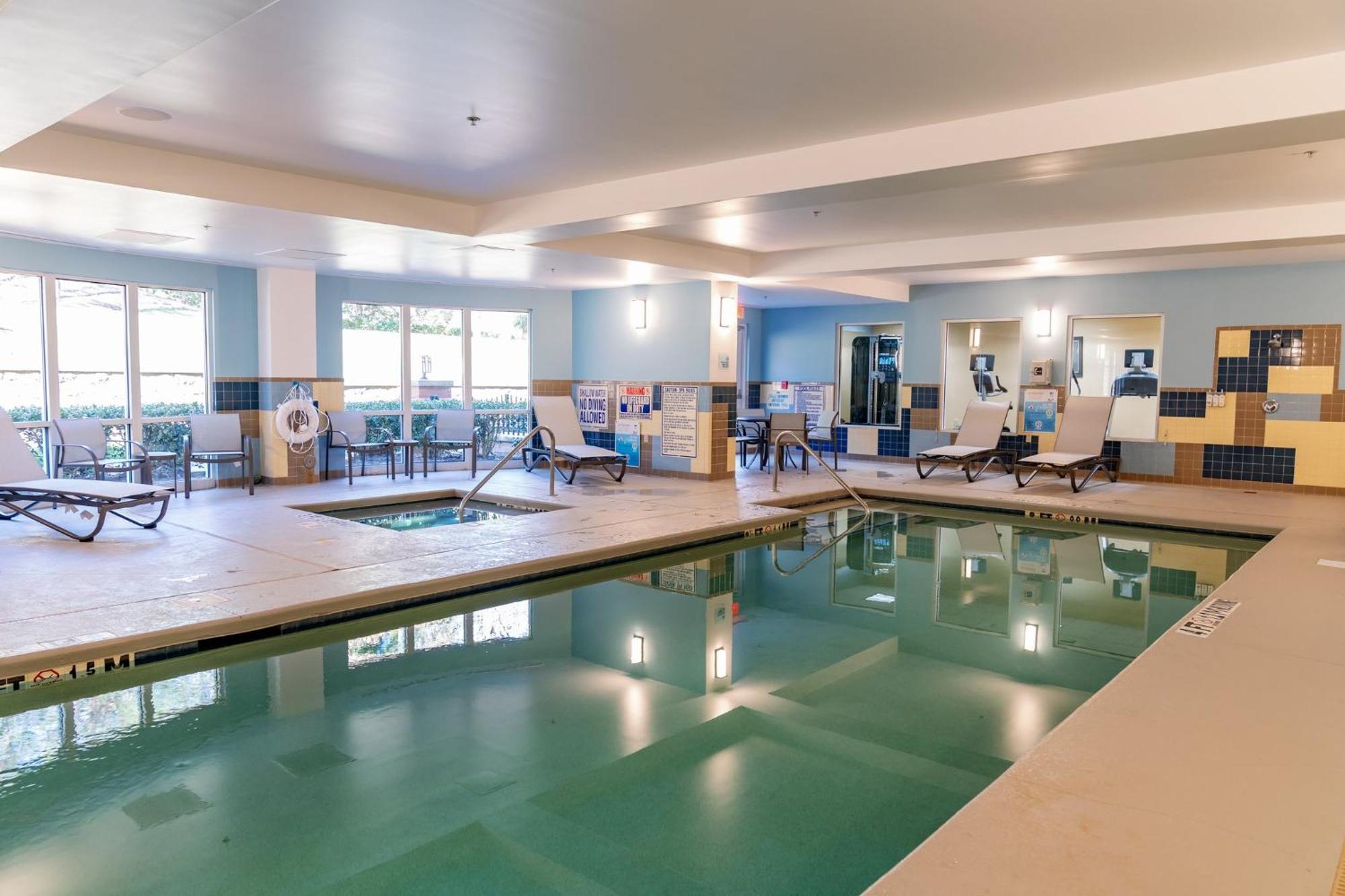 Holiday Inn Express Hotel Raleigh Southwest By Ihg Eksteriør bilde