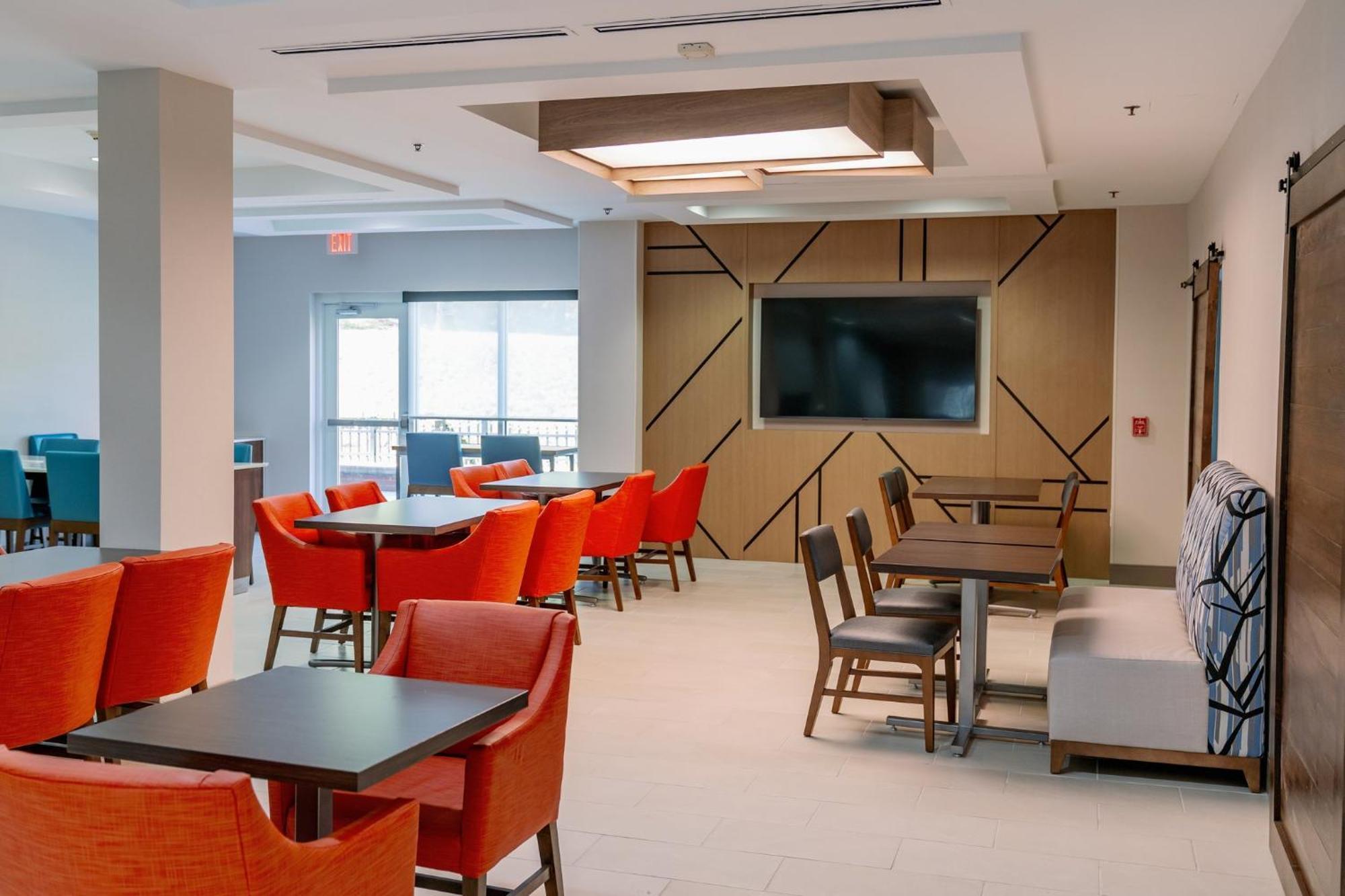 Holiday Inn Express Hotel Raleigh Southwest By Ihg Eksteriør bilde