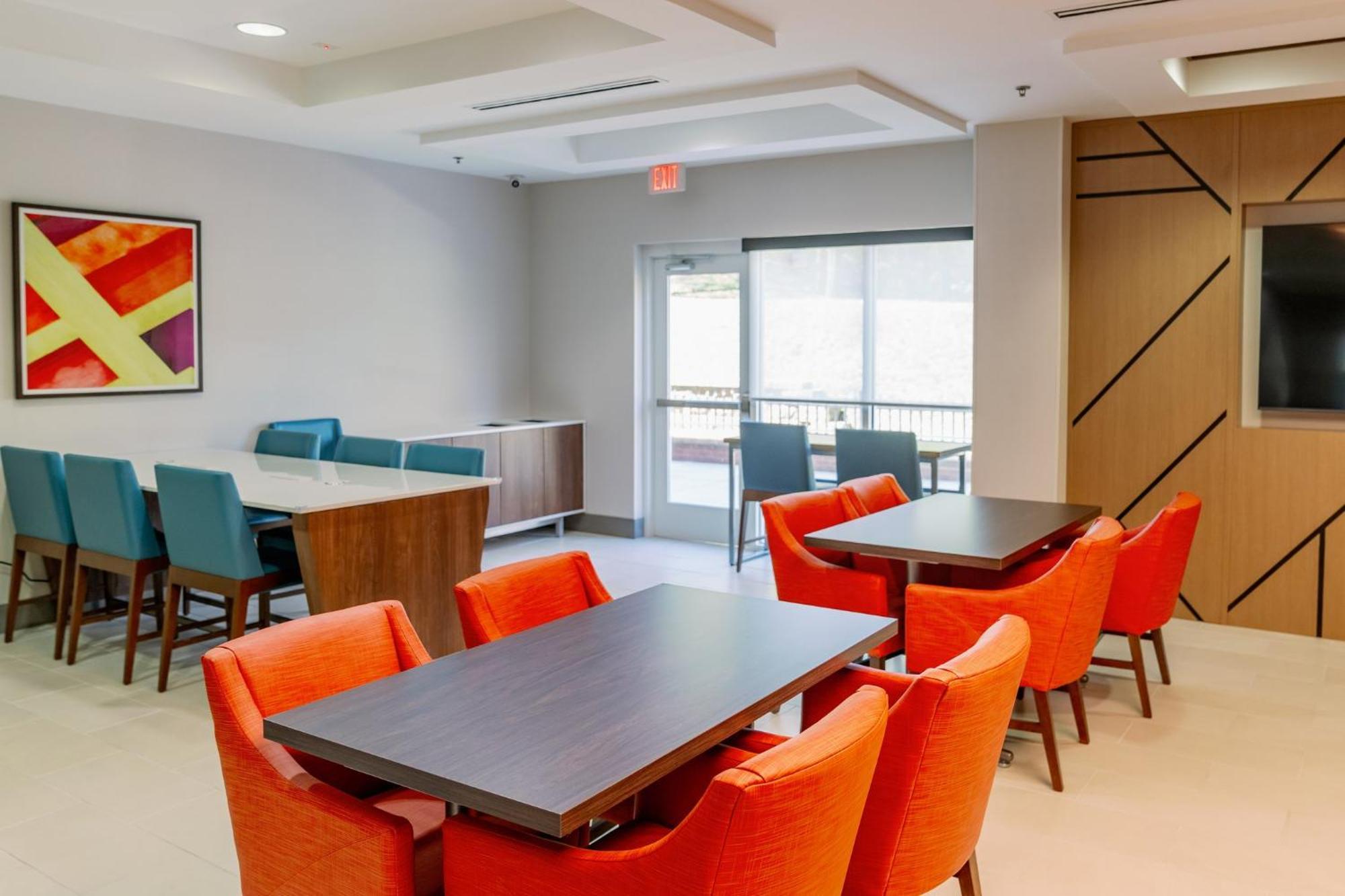 Holiday Inn Express Hotel Raleigh Southwest By Ihg Eksteriør bilde