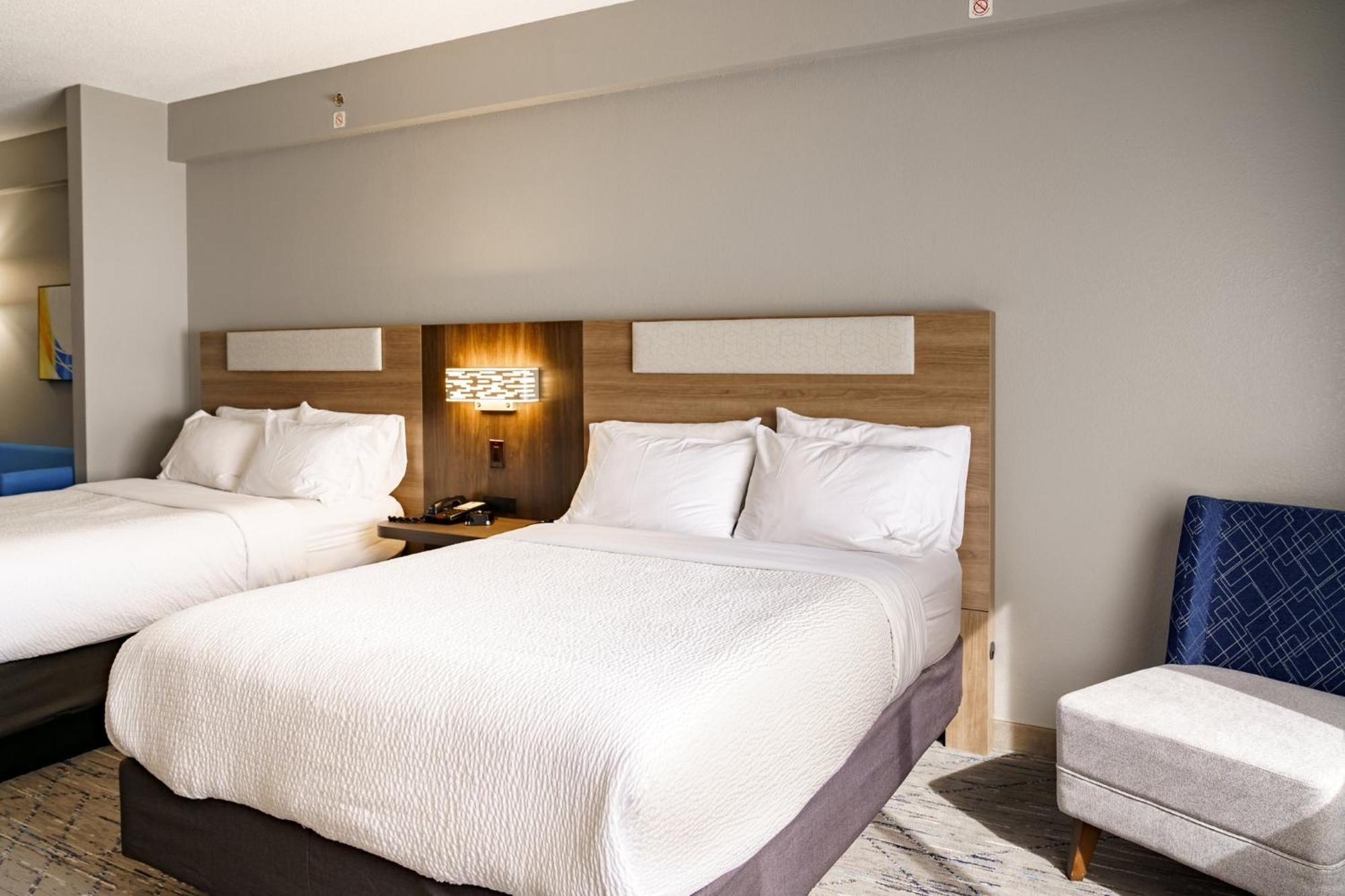 Holiday Inn Express Hotel Raleigh Southwest By Ihg Eksteriør bilde
