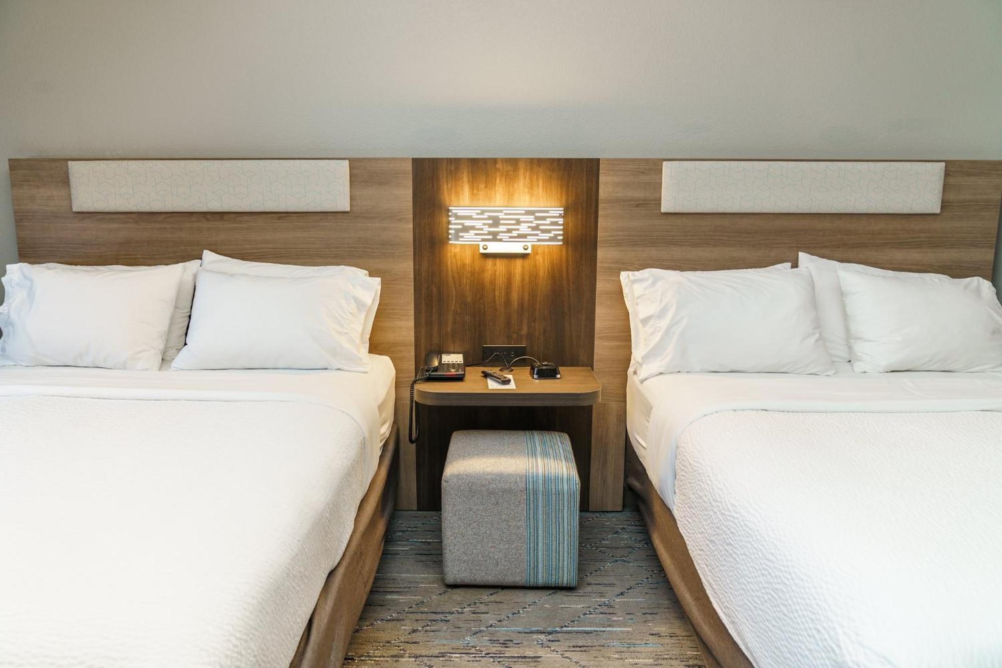 Holiday Inn Express Hotel Raleigh Southwest By Ihg Eksteriør bilde