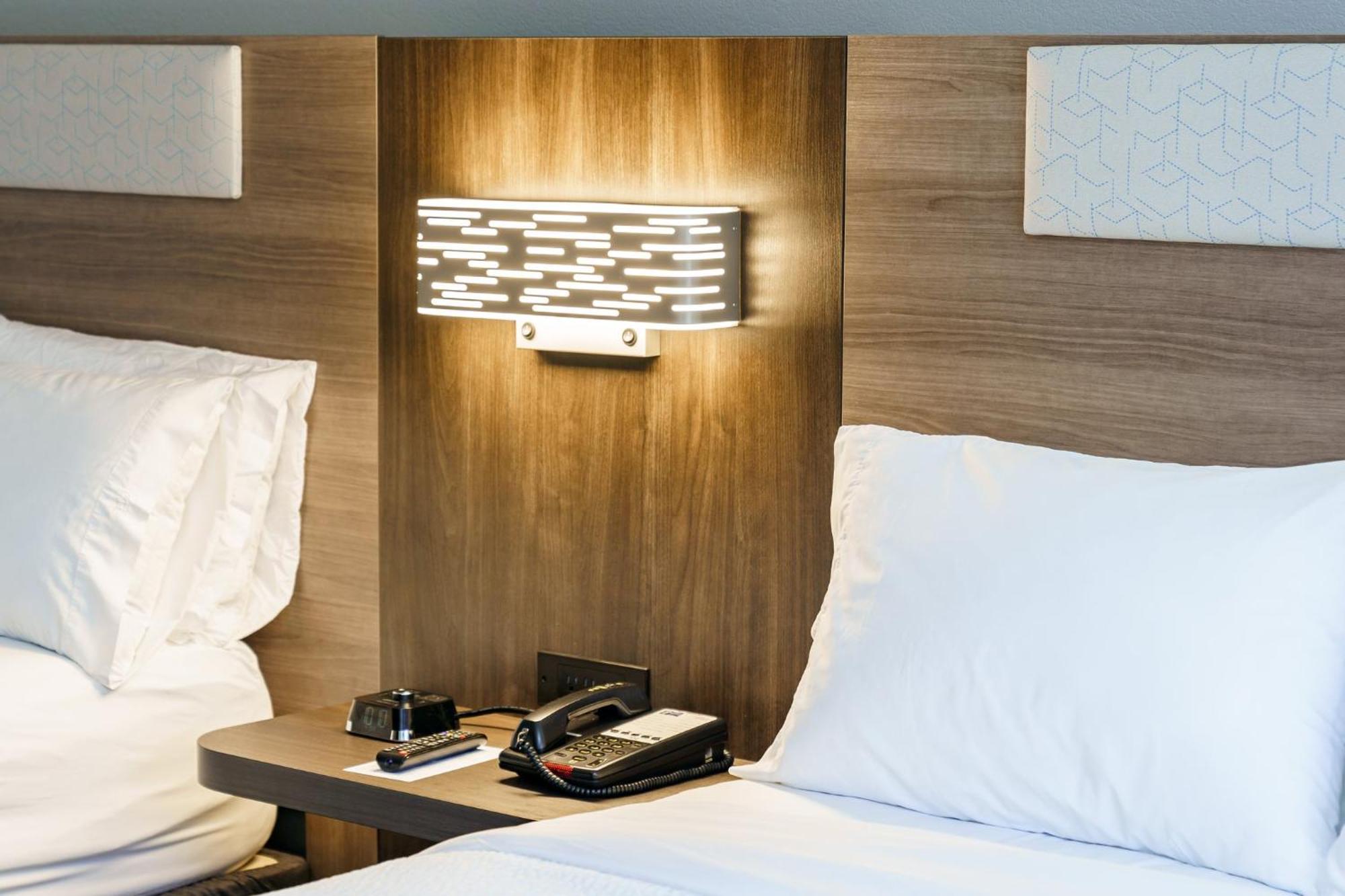 Holiday Inn Express Hotel Raleigh Southwest By Ihg Eksteriør bilde