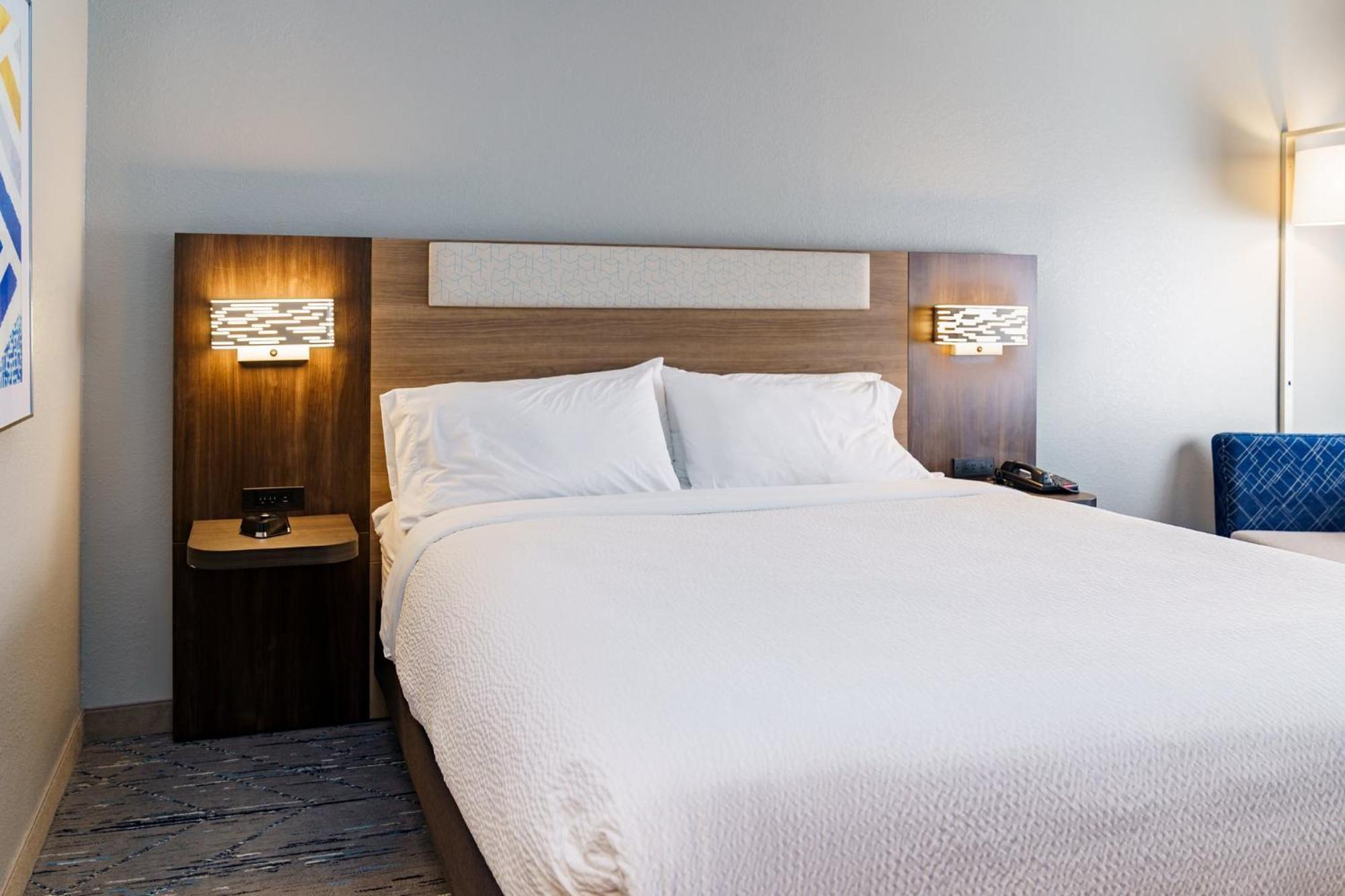 Holiday Inn Express Hotel Raleigh Southwest By Ihg Eksteriør bilde